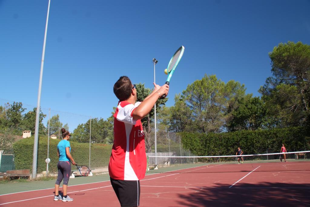 Saint-Paul-en-Forêt Camping Le Parc מראה חיצוני תמונה