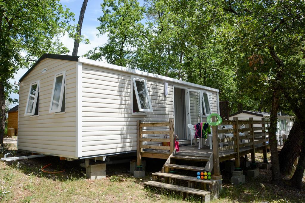 Saint-Paul-en-Forêt Camping Le Parc מראה חיצוני תמונה