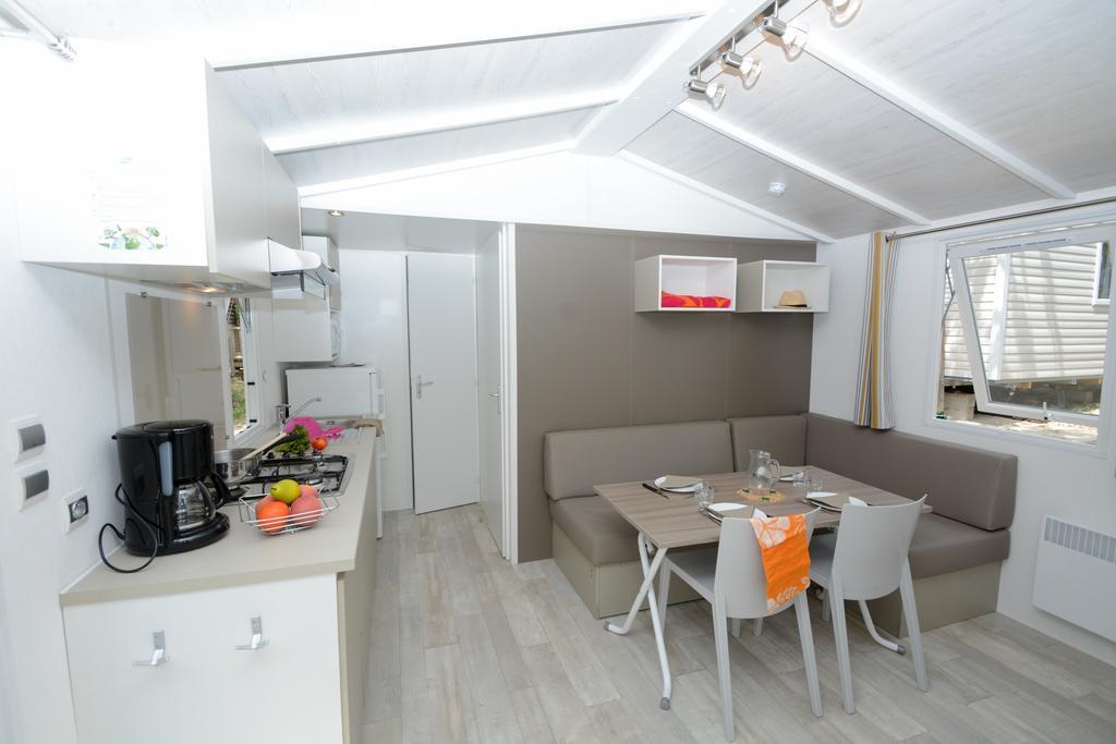 Saint-Paul-en-Forêt Camping Le Parc מראה חיצוני תמונה